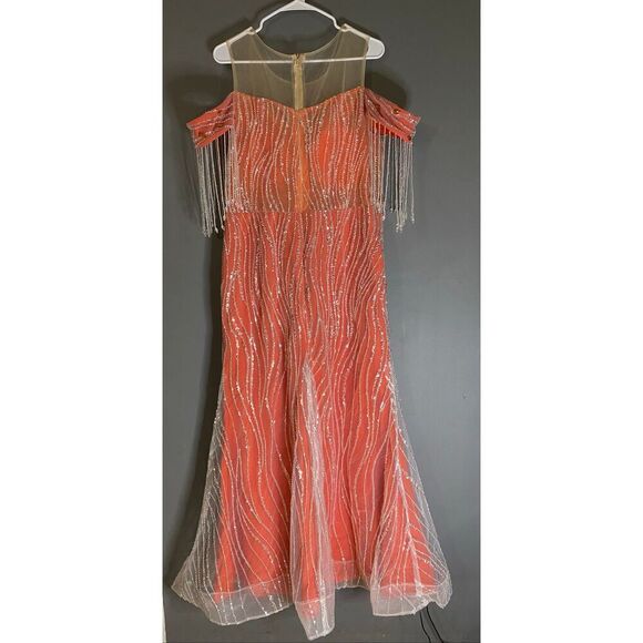 Sheer Overlay Sequins Bead Embellishments Illusion Neckline Dress 112x151CM - Picture 6 of 9